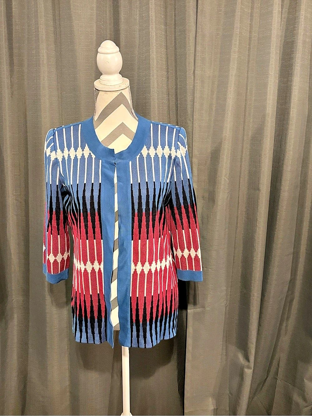 Vintage Misook Geometric Knit Cardigan in Blue & Pink Size Small